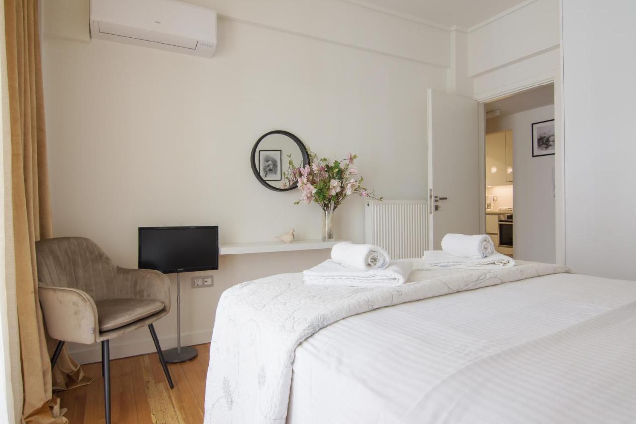 Beautiful Apartment In The Center Of Афины Экстерьер фото