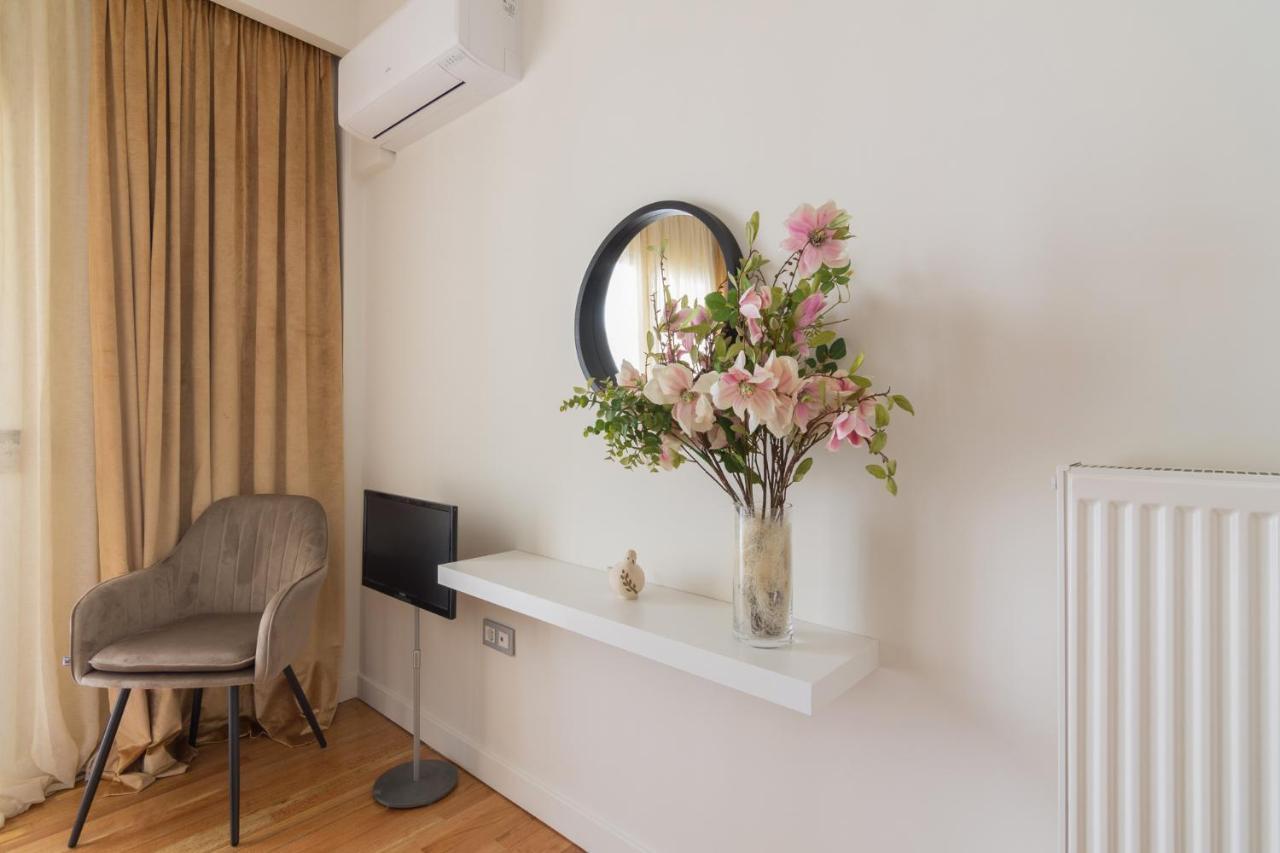 Beautiful Apartment In The Center Of Афины Экстерьер фото